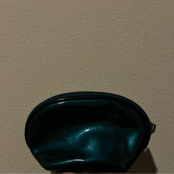 La Mer Travel Cosmetic Bag - Picture 2 of 3